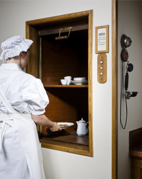 Thang máy tời thực phẩm